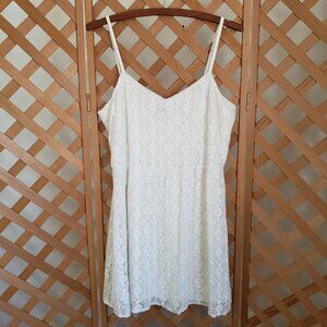 Volcom Lace Boho Size Medium Off White Spaghetti Strap Mini Babydoll Dress